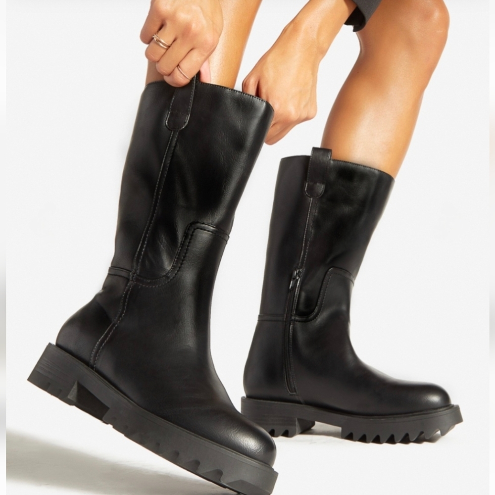 Mid-Calf Jaffie Flat Black Boots